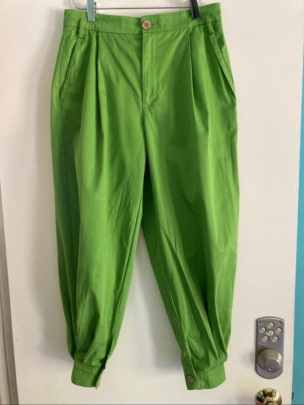 Free People Size 2 Bright Green Cotton Pleated Front Cropped Pants